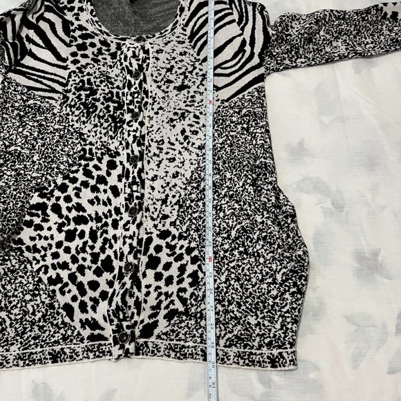 Print Button Up Cardigan - Picture 10 of 11